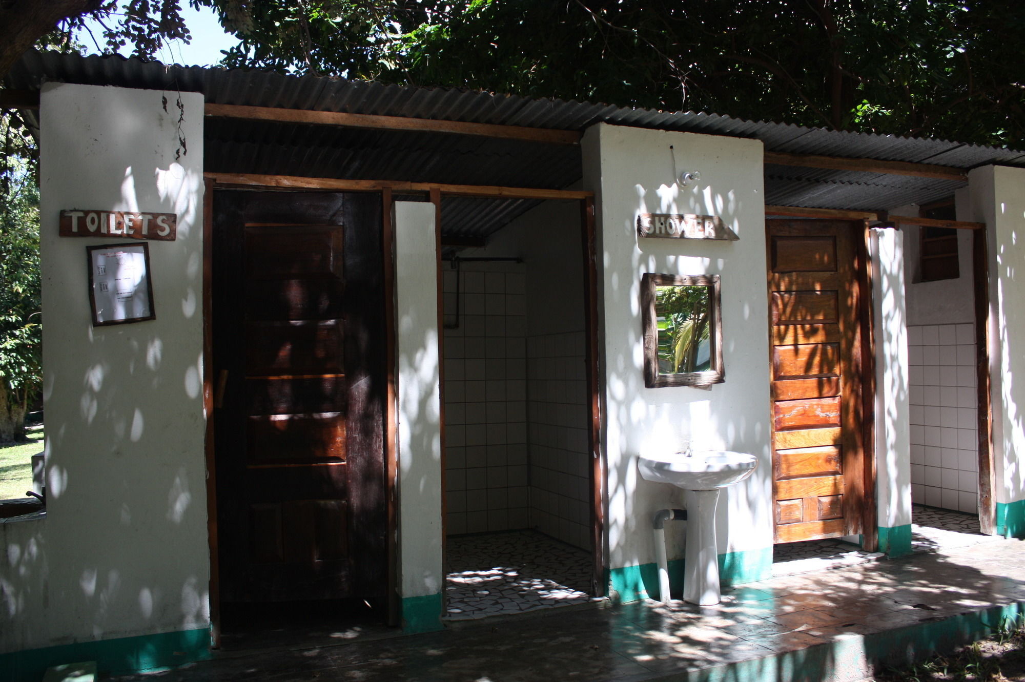 Baobab Beach Lodge And Backpackers Vilanculos Exterior photo